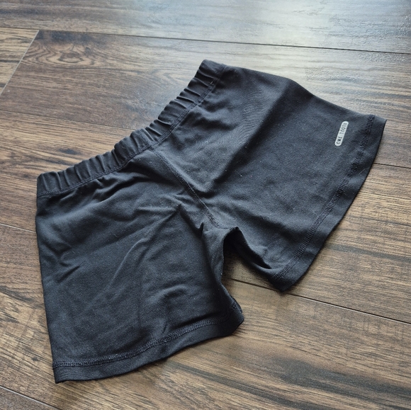 One tooth black stretch shorts. Size small. Yoga. Pole dance. Volleyball. - Picture 1 of 2